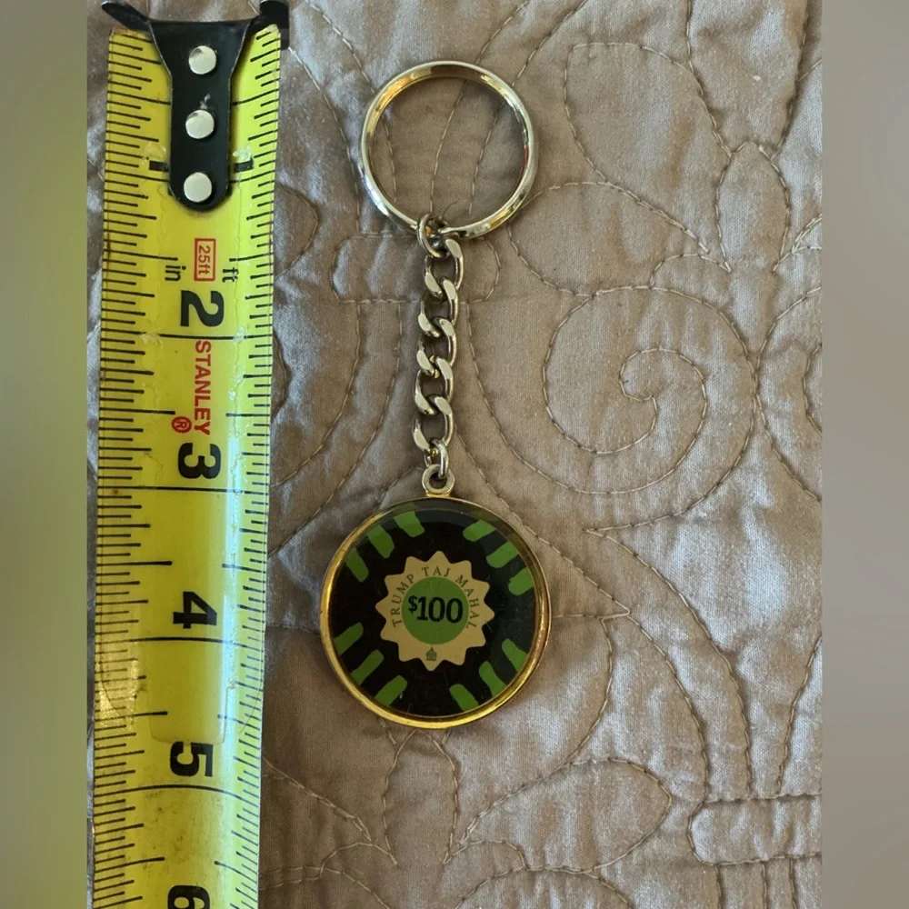 Vintage Donald J. Trump Taj Mahal $100 Atlantic City Casino Chip Keychain